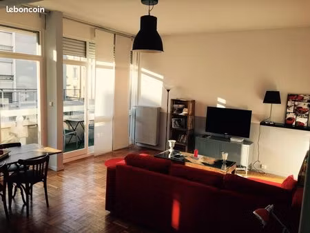 t3 meublé de 73m2  climatisé  balcon  métro - tram - gare à proximité   tous commerces