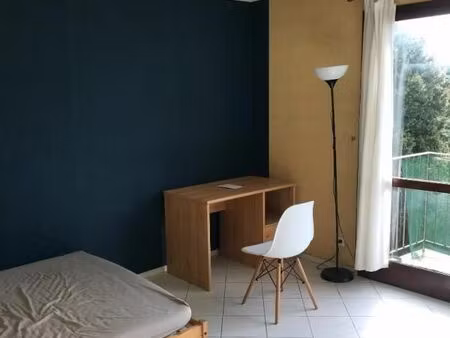 chambre 1 pièce 12 m²