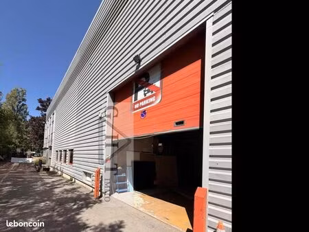 local bureaux 940 m²