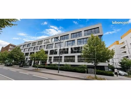 bureau 724 m²