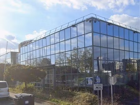 location de local commercial 740m2