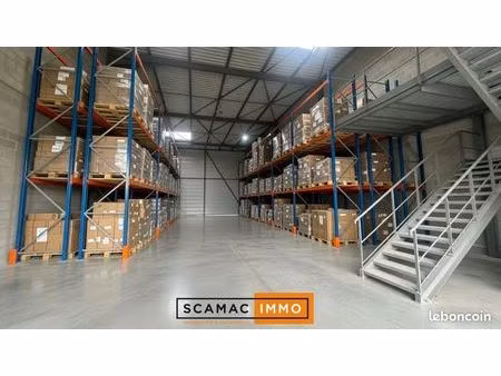 local d'activité 886 m²