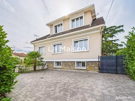 maison 9 pièces 170 m²
