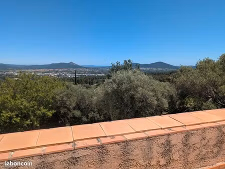 villa provençale 8 pièces 233m2  piscine  vue mer  terrain 5000m2 - la farlède - la valett