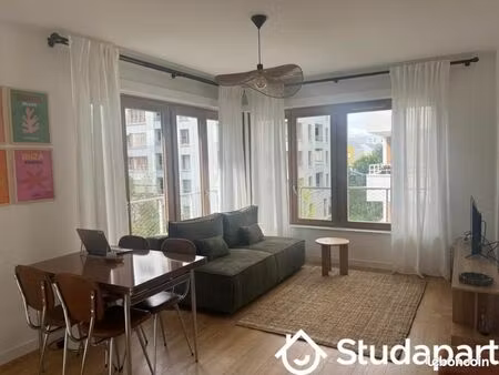 chambre 1 pièce 12 m²