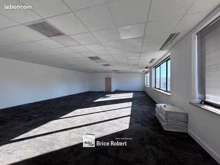 bureaux 271 m²