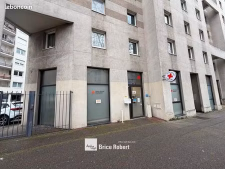 local bureaux 626 m²
