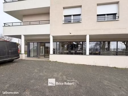 local commercial 180 m²