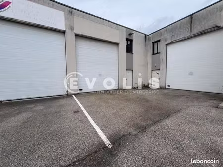 local d'activité 369 m²