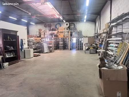 dépôt / local d’activité 300 m² – sous-location – villeurbanne
