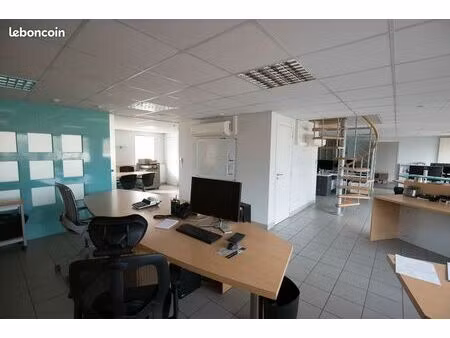 loue ensemble bureau avec deux ateliers attenants ou loue lots indépendamment à cercié (69