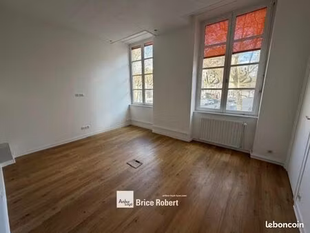 bureaux 104 m²