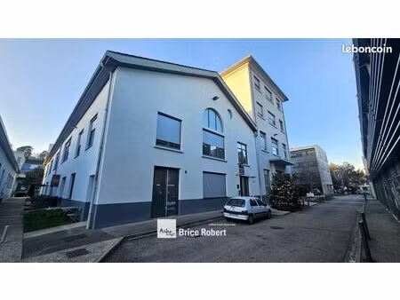 bureaux 132 m²
