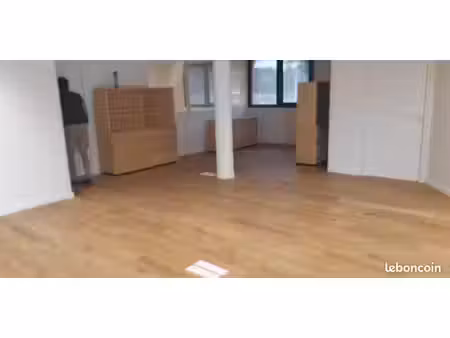 bureaux / local commercial / libéral / médical rénové 135 m² plein-pied accès rapide a46-t