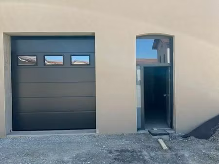local d'activité 157 m²