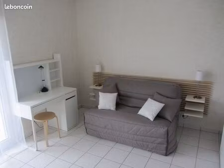 studio meublé 23 m² – balcon  parking  proche rer et commerces massy - 685 cc – non fumeur