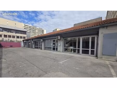 local 438 m² toulon