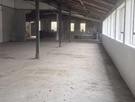 local 300 m² villemomble