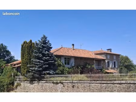 maison 9 pièces 275 m²