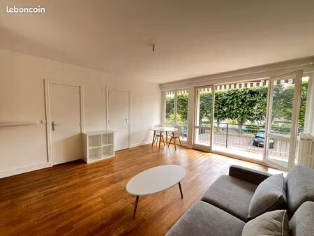 studio 1 pièce 32 m²