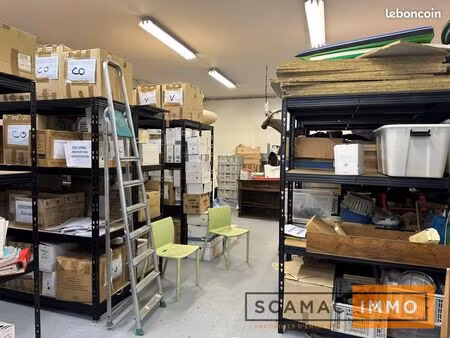 bureau 300 m²