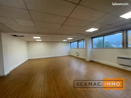 bureau 400 m²
