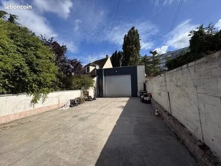 bureaux 152 m²