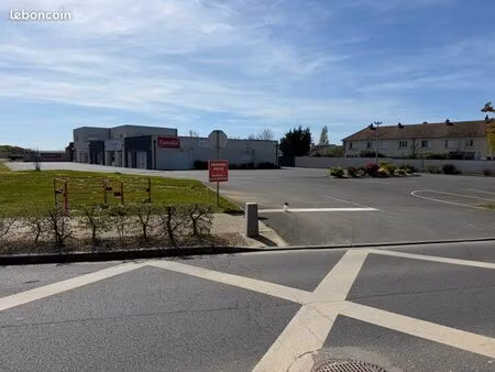 bureau tout commerce
