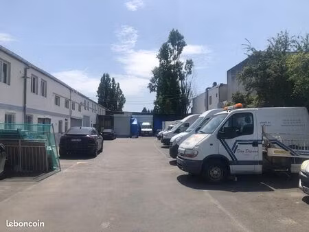 entrepôt à louer – disponible immédiatement