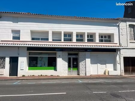 local commercial climatisé avec terrasse – forte visibilité sur axe passant