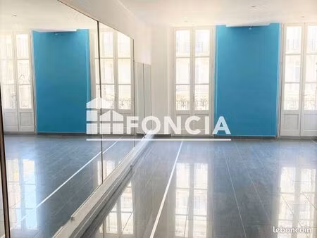 local commercial 84 m²