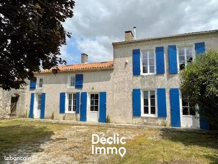 maison 8 pièces 338 m²