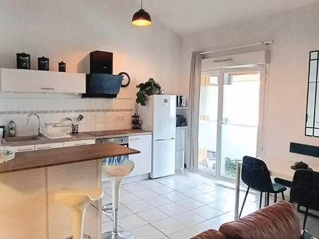 t2 meublé avec balcon