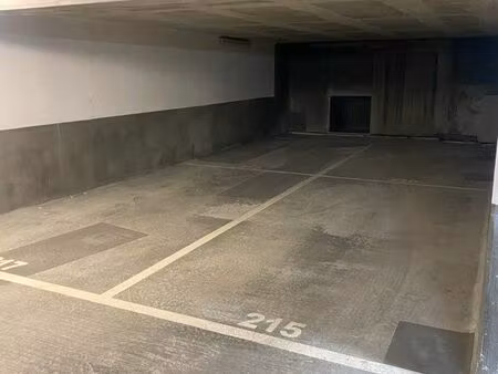parkings suresnes république - 2 places