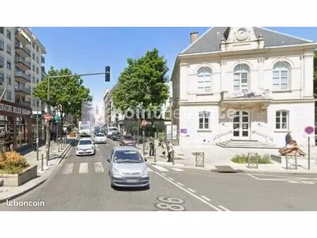 local commercial 150 m²