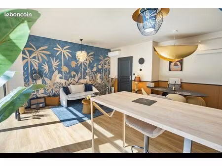 local 42m 2 zone de la laouve