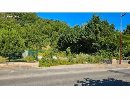 terrain 300 m2