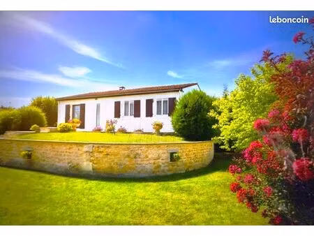 maison renovee disponible   5 chambres  2 salles d'eau  7 pieces  120m2 habitables  à st g