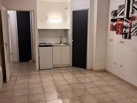 location studio meublé