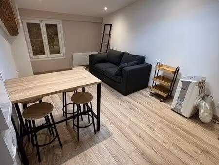 studio climatisé + coin nuit sur mezzanine