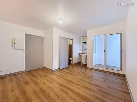 studio 20 m² rue montreuil - proche du centre ville