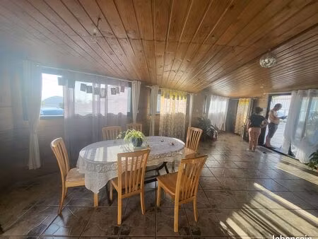 maison spacieuse 3 chambres et piscine à piton des goyaves