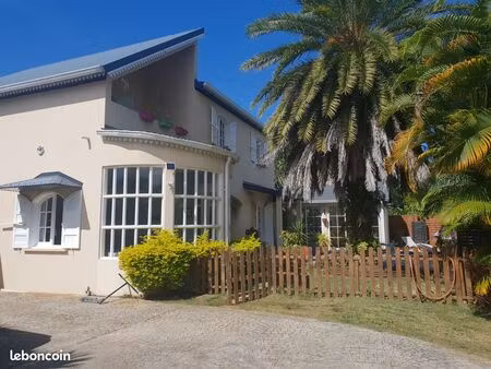 location villa avec piscine