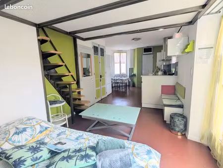 beau studio climatise  calme  terrasse  cuisine aménagée hypercentre idéalement situé au c
