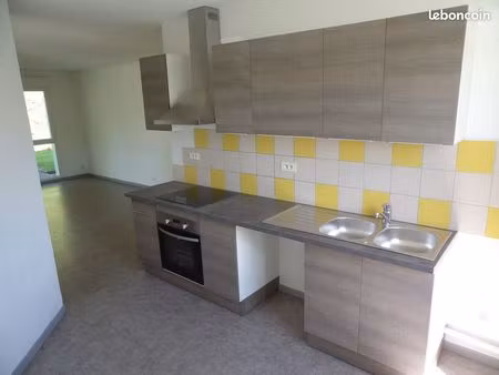 appartement t4 82 m² cuisine équipée + garage + cave + parking