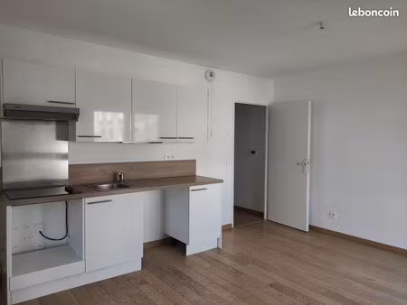 location t2 caen quartier résistance / port de plaisance