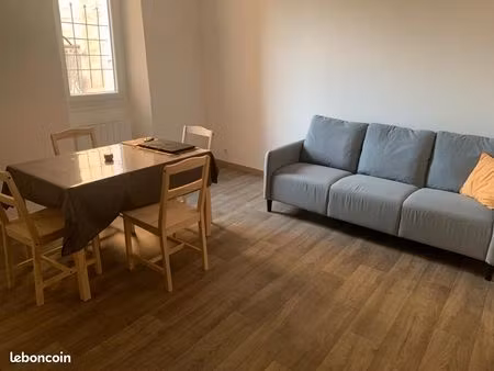 callian (83440) – t2 meublé – 48 m² – rdc – village extérieur