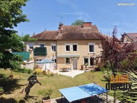 maison 6 pièces 298 m²