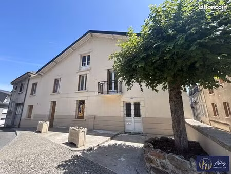 immeuble 328 m² bort-les-orgues