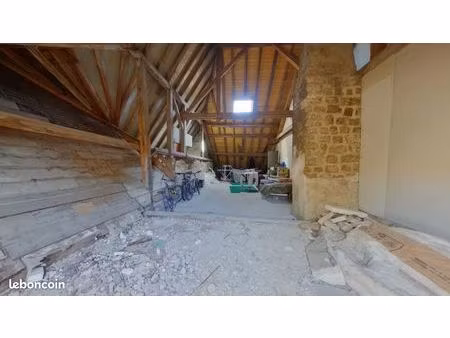 appartement 1 pièce 100 m²